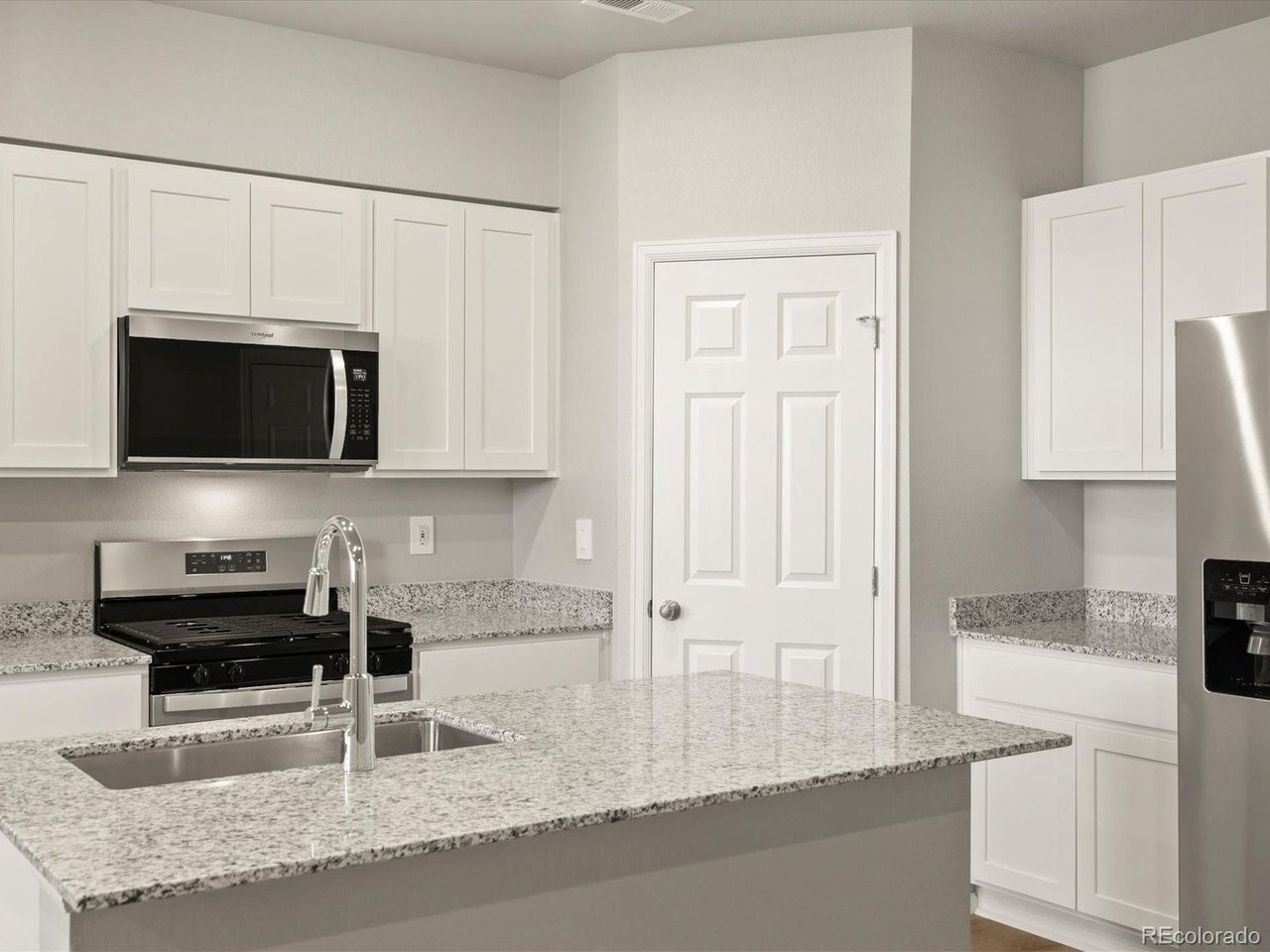 1594 Riverplace Dr 3