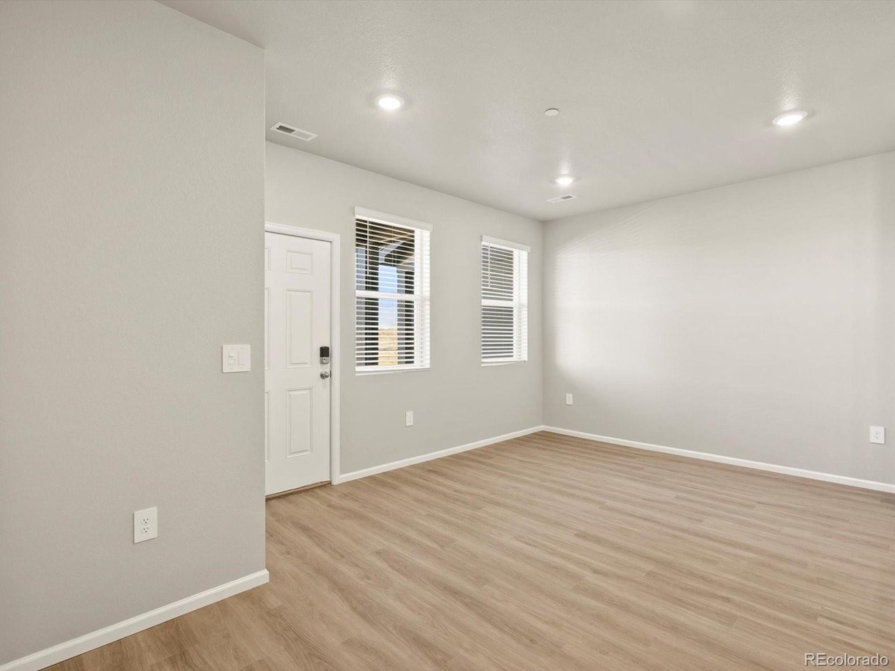 1594 Riverplace Dr 3