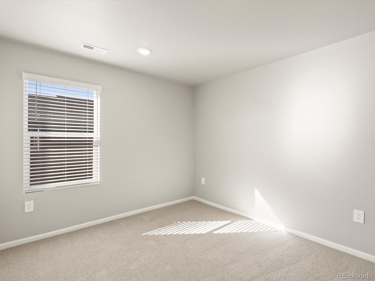 1594 Riverplace Dr 3