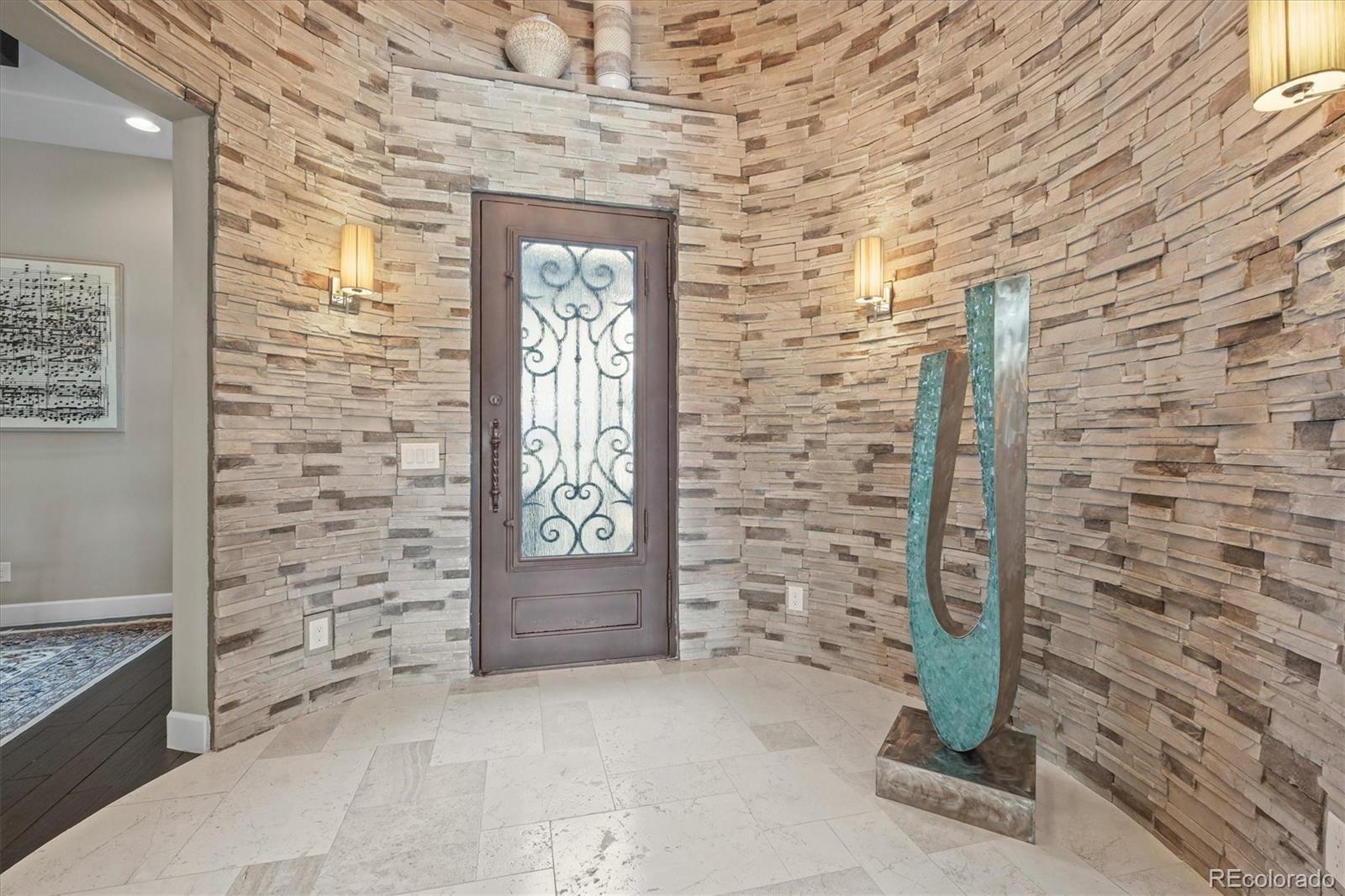 8007 S Valleyhead Way