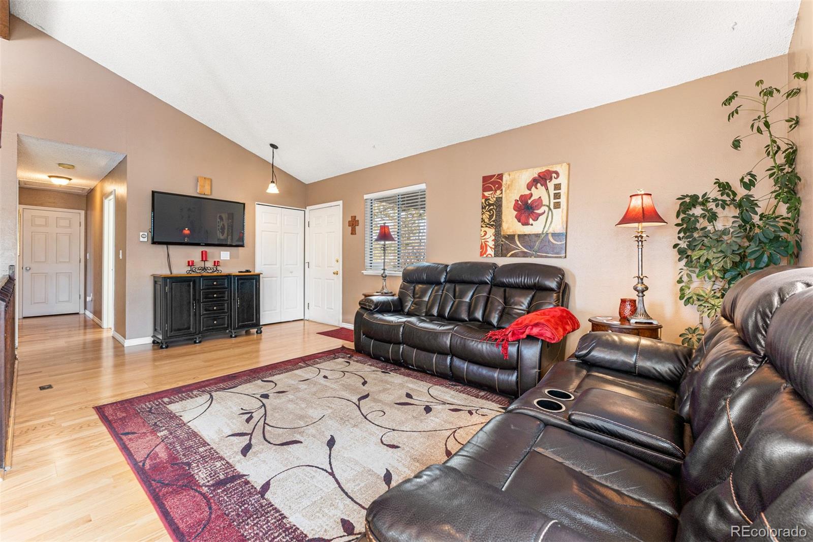 1019 S Waco Way