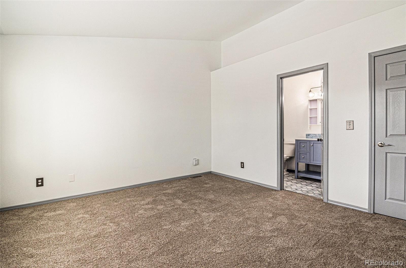 19283 E Idaho Drive Unit: 104