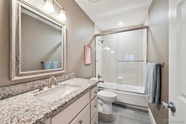 1011 S Valentia Street Unit: 43