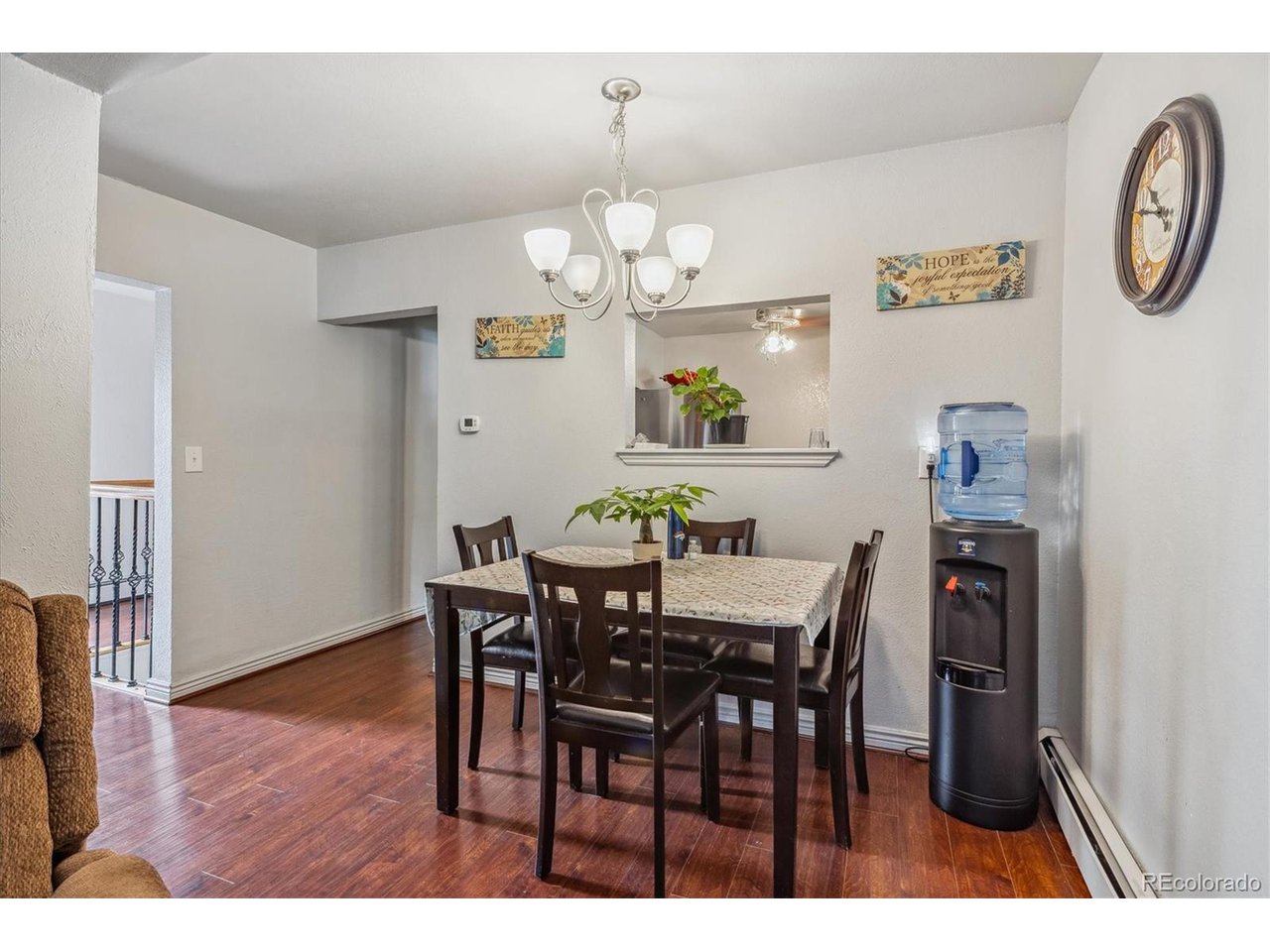 500 E Geneseo St