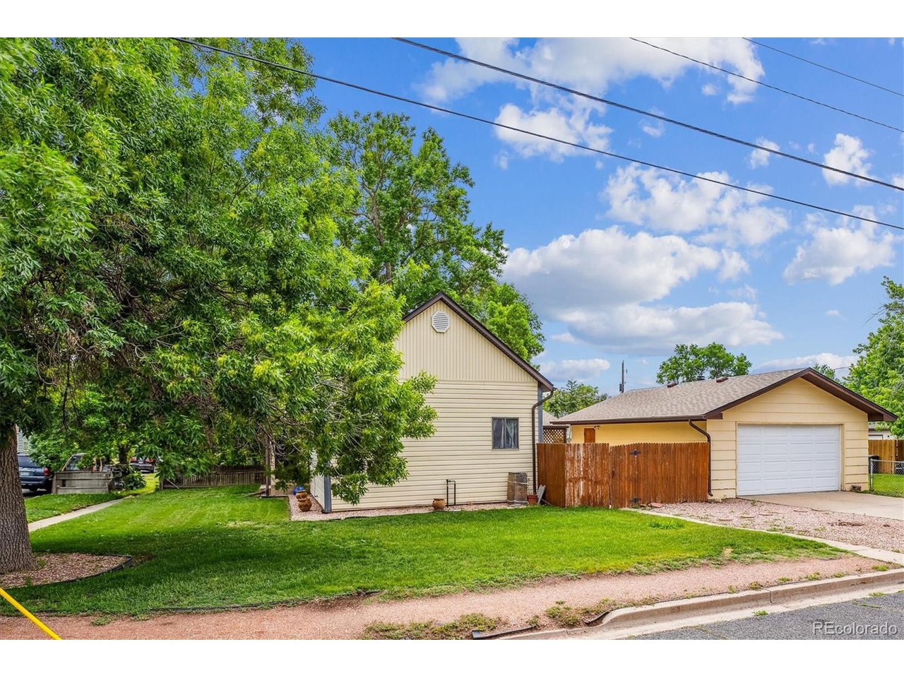500 E Geneseo St