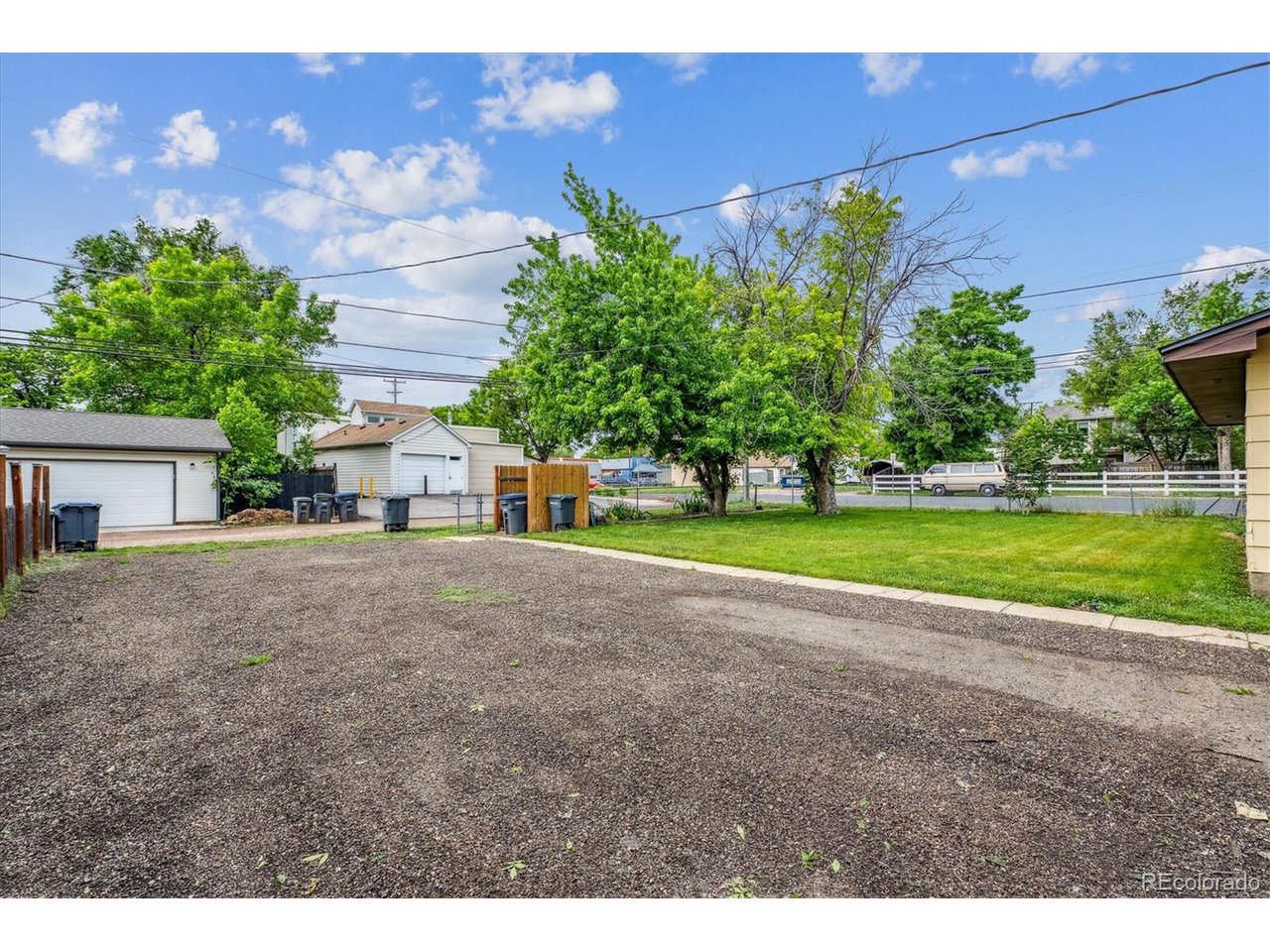 500 E Geneseo St