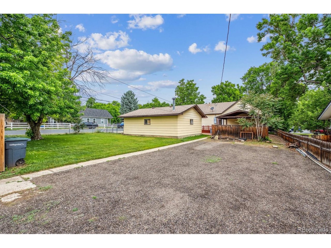 500 E Geneseo St