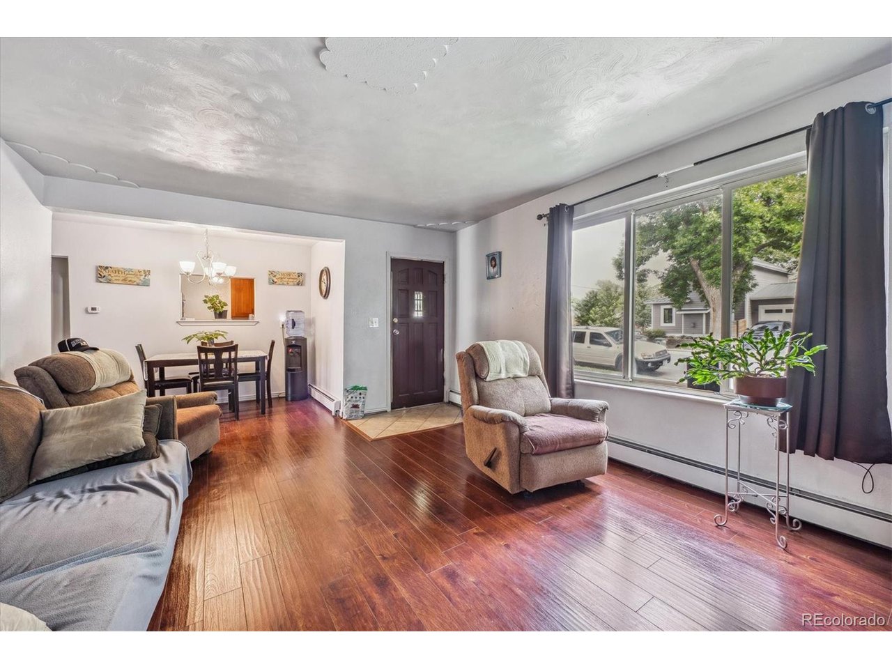 500 E Geneseo St