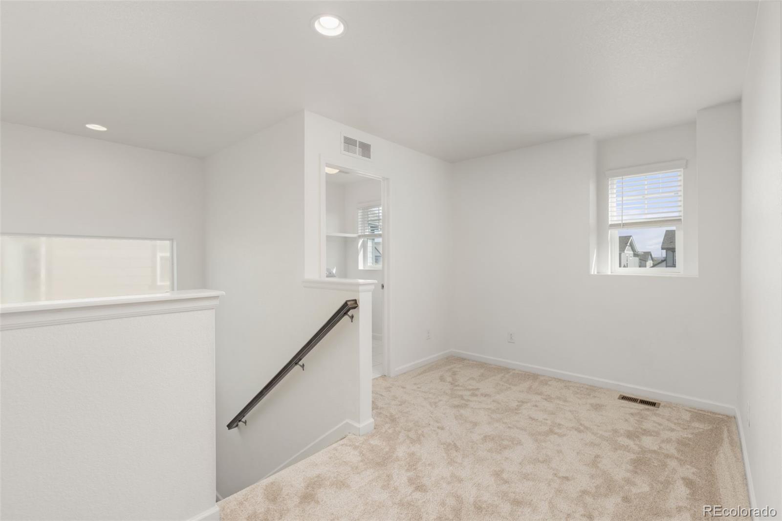 591 W 175th Place