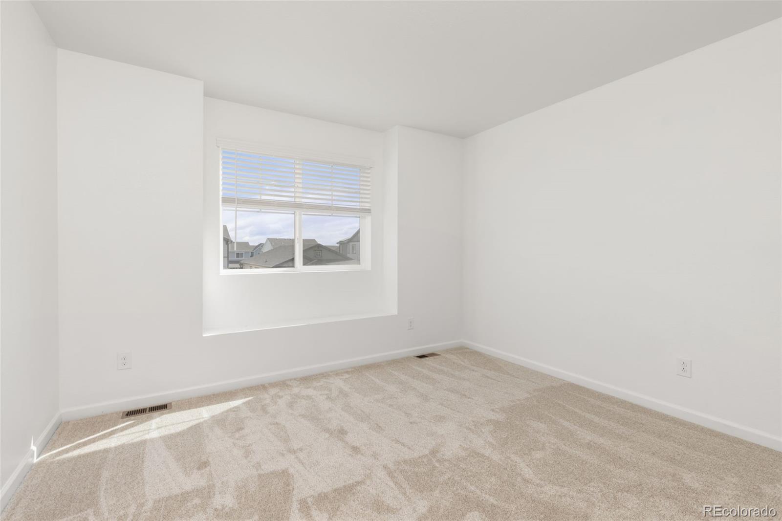 591 W 175th Place