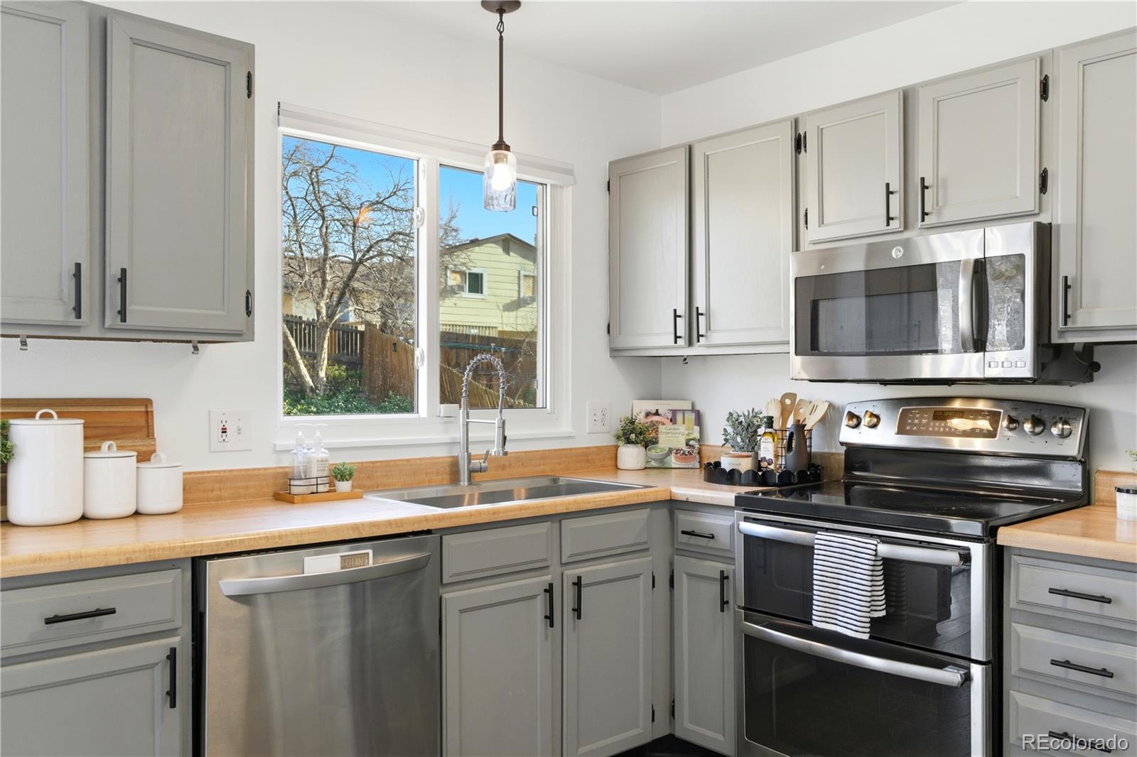 18932 E Kansas Drive