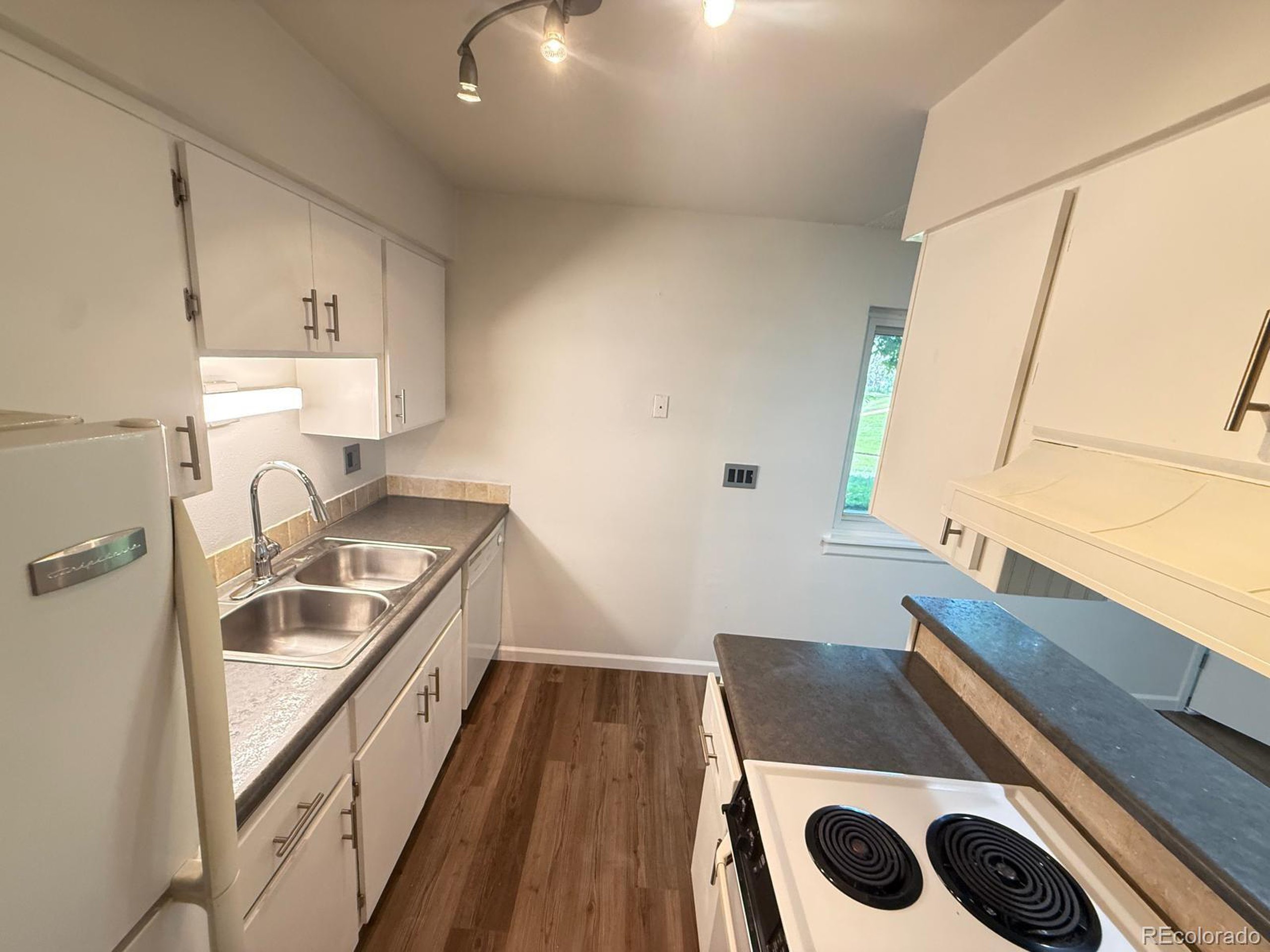 9255 E Lehigh