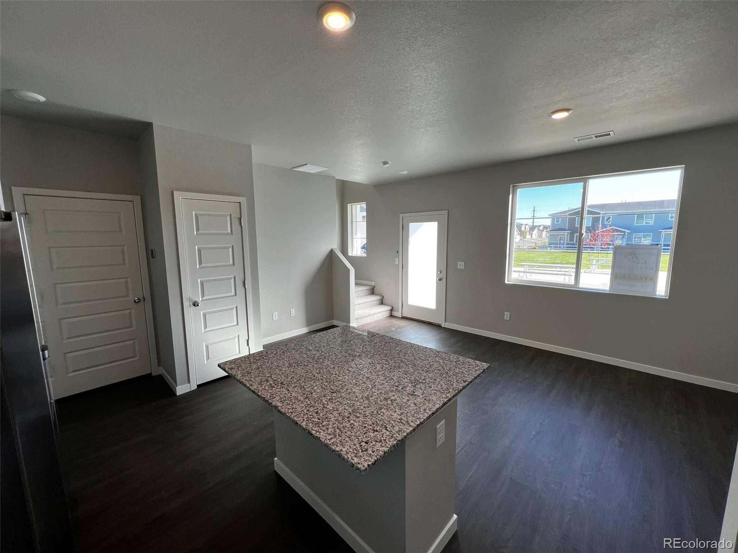 1353 Reynolds St Unit: 8C