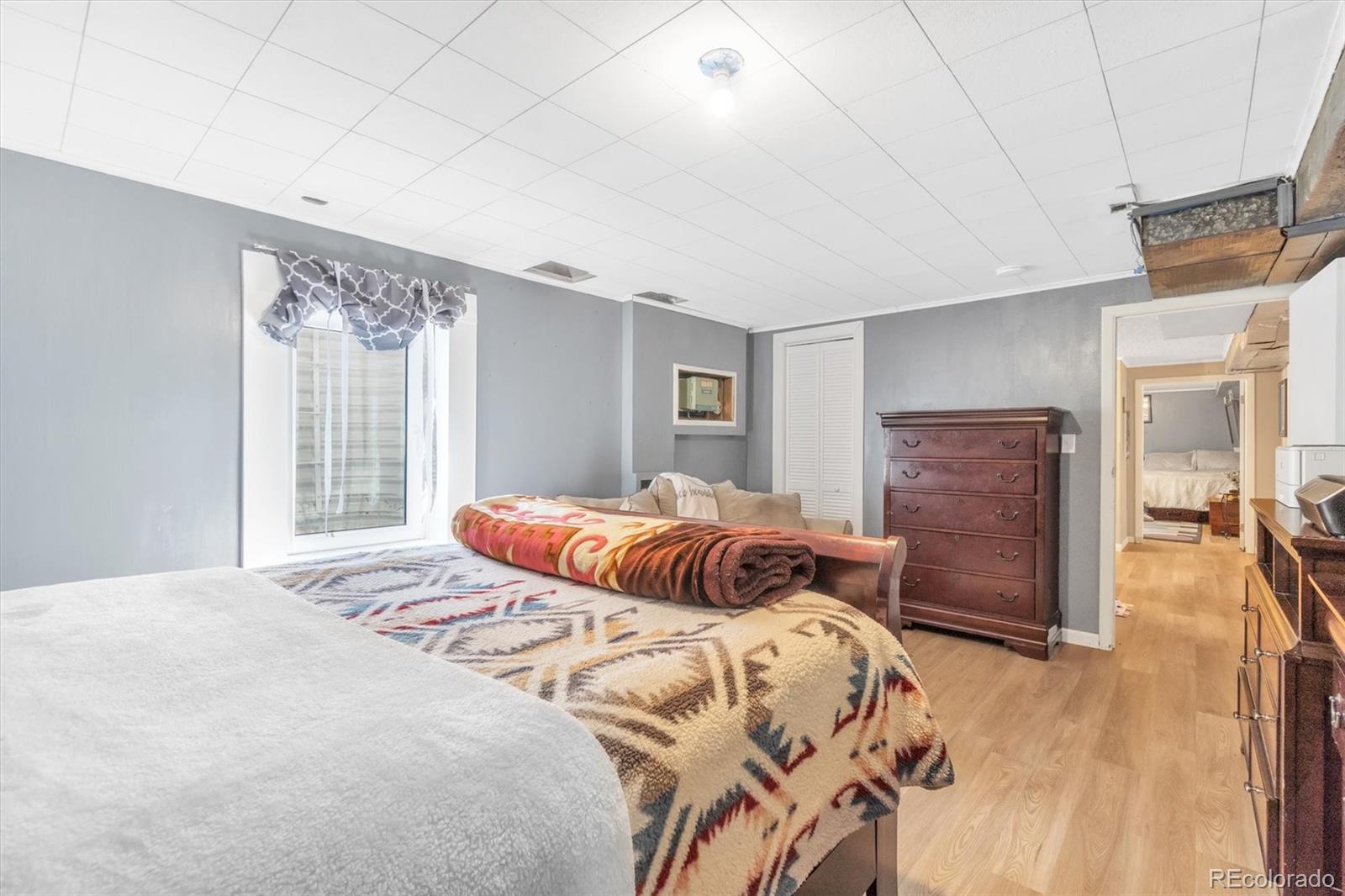 803 W Crestline Avenue