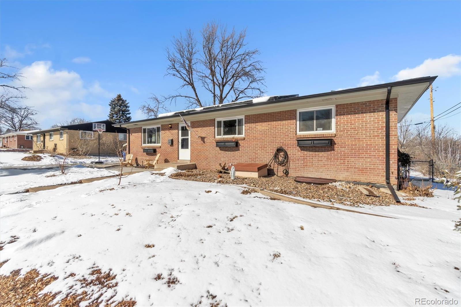 803 W Crestline Avenue