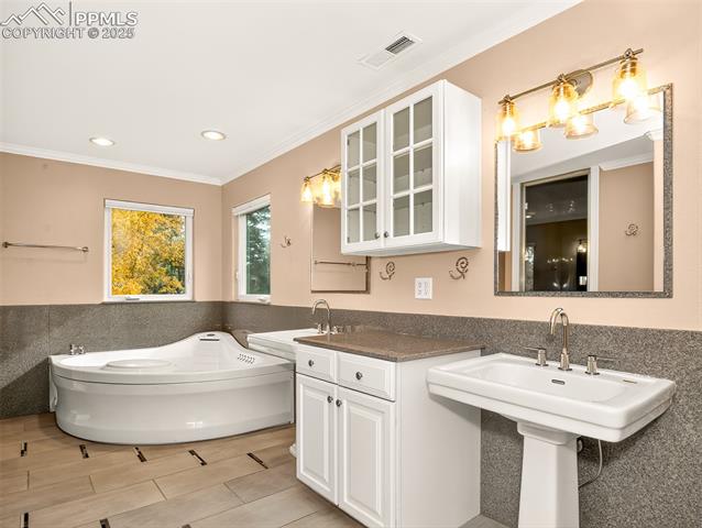 1619 Culebra Place