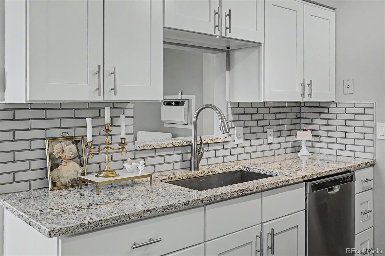 8100 W Quincy Avenue Unit: L7