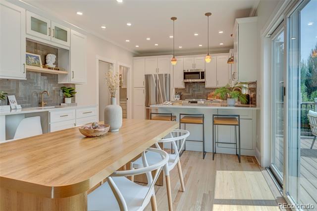1872 E 164th Place