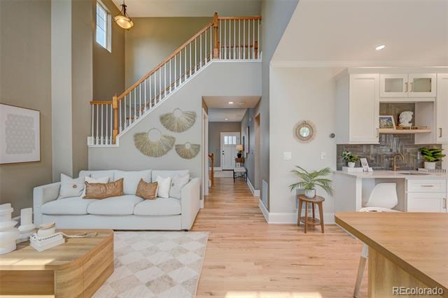 1872 E 164th Place