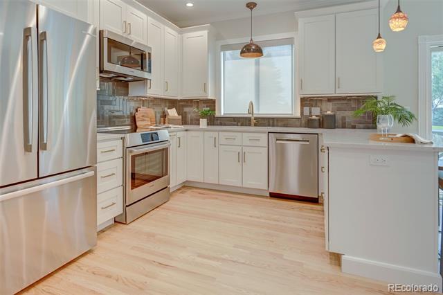 1872 E 164th Place