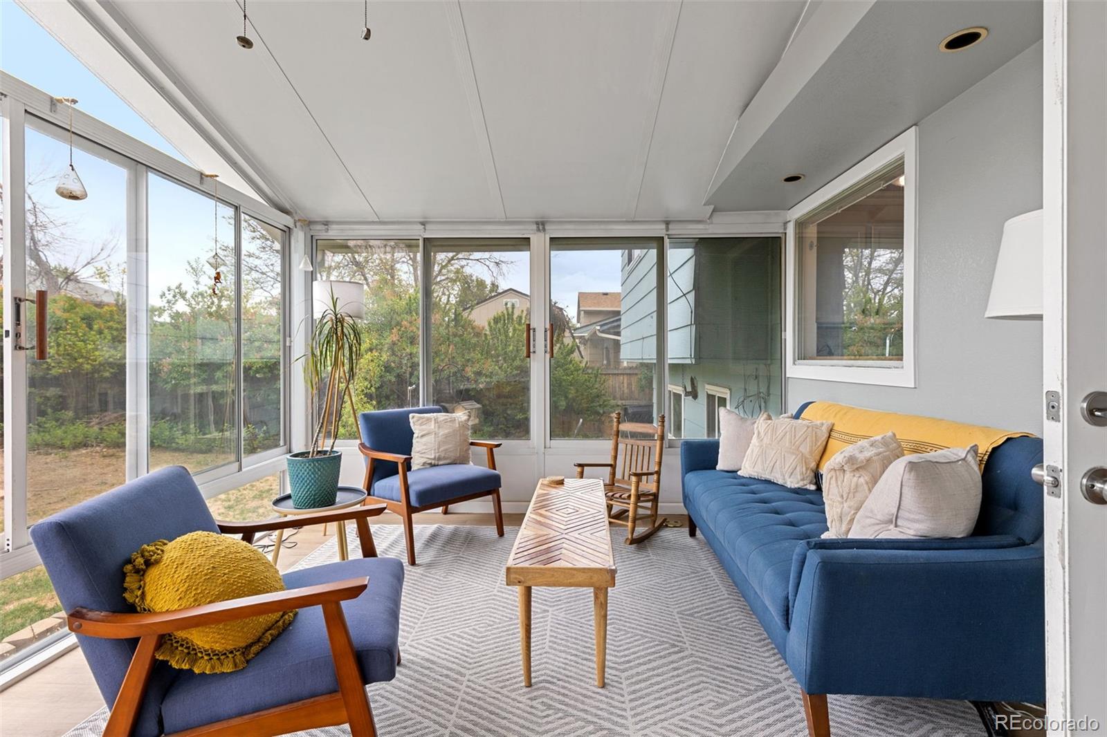2607 W 100th Place