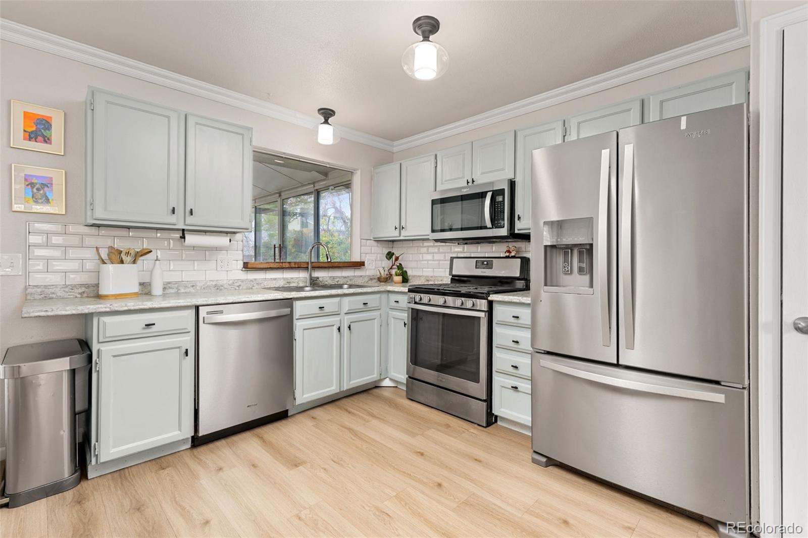 2607 W 100th Place