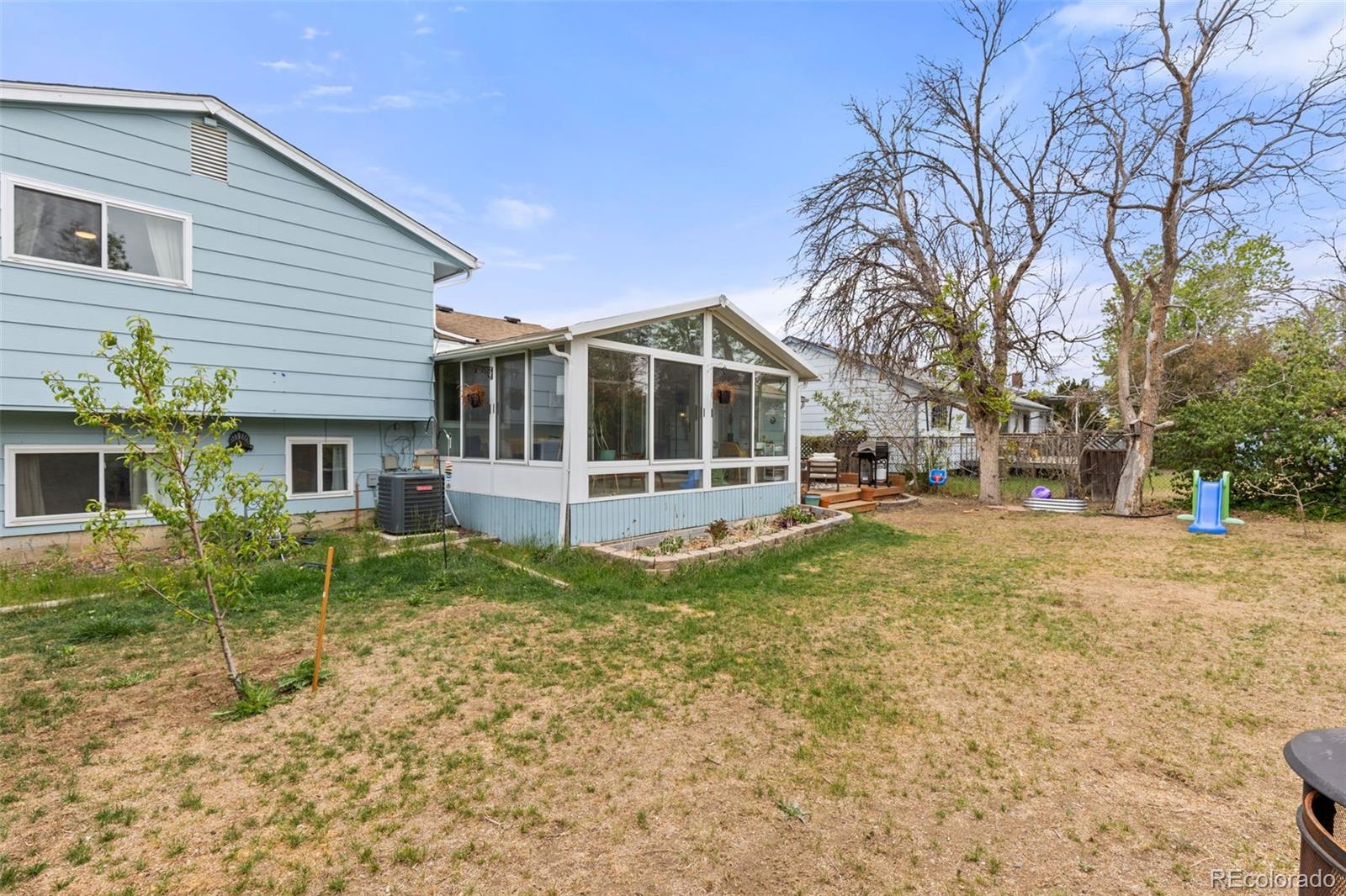 2607 W 100th Place