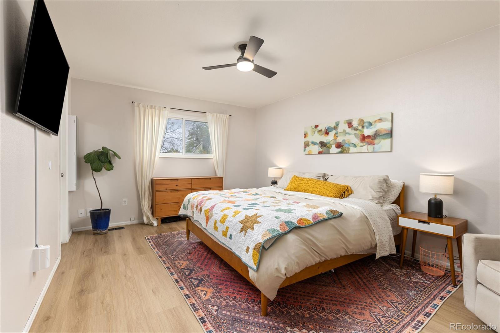 2607 W 100th Place