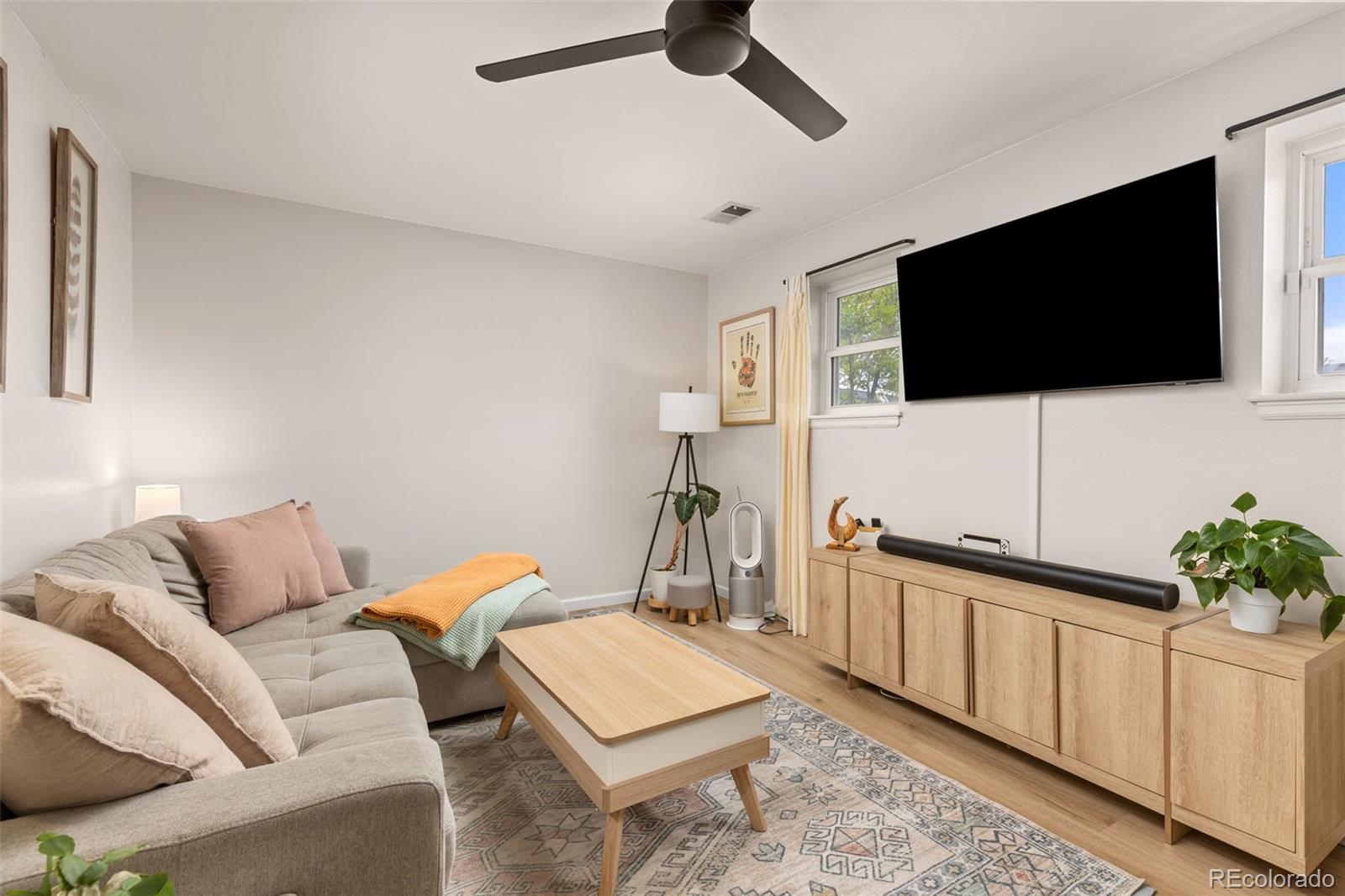 2607 W 100th Place