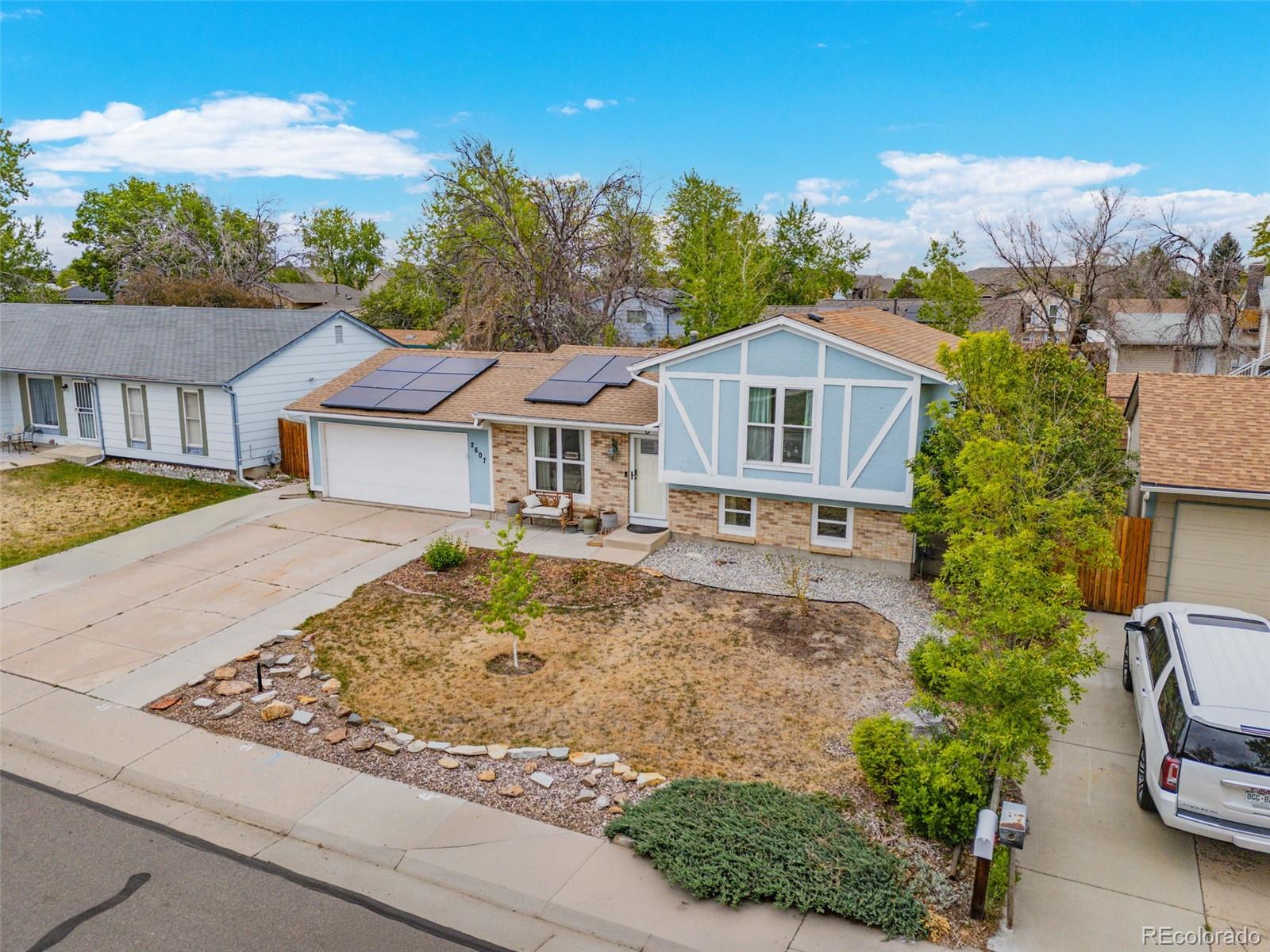 2607 W 100th Place