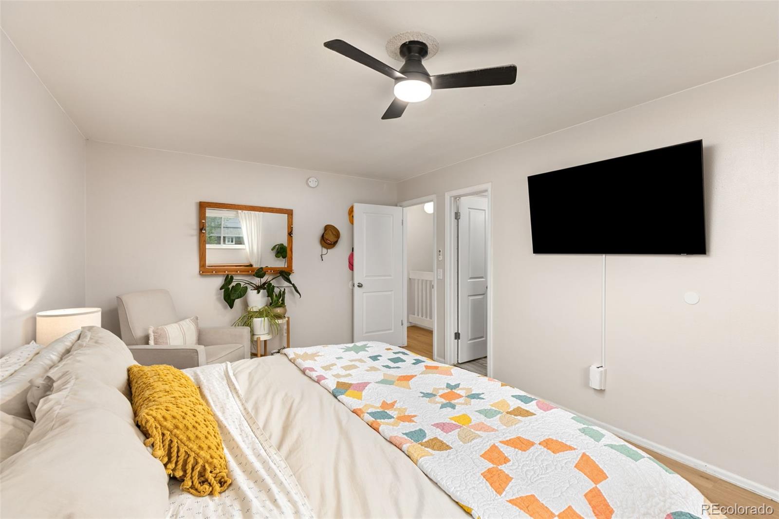 2607 W 100th Place