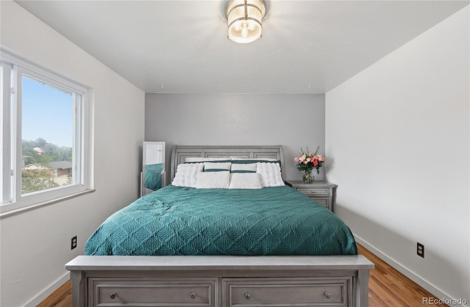 580 W 79th Place