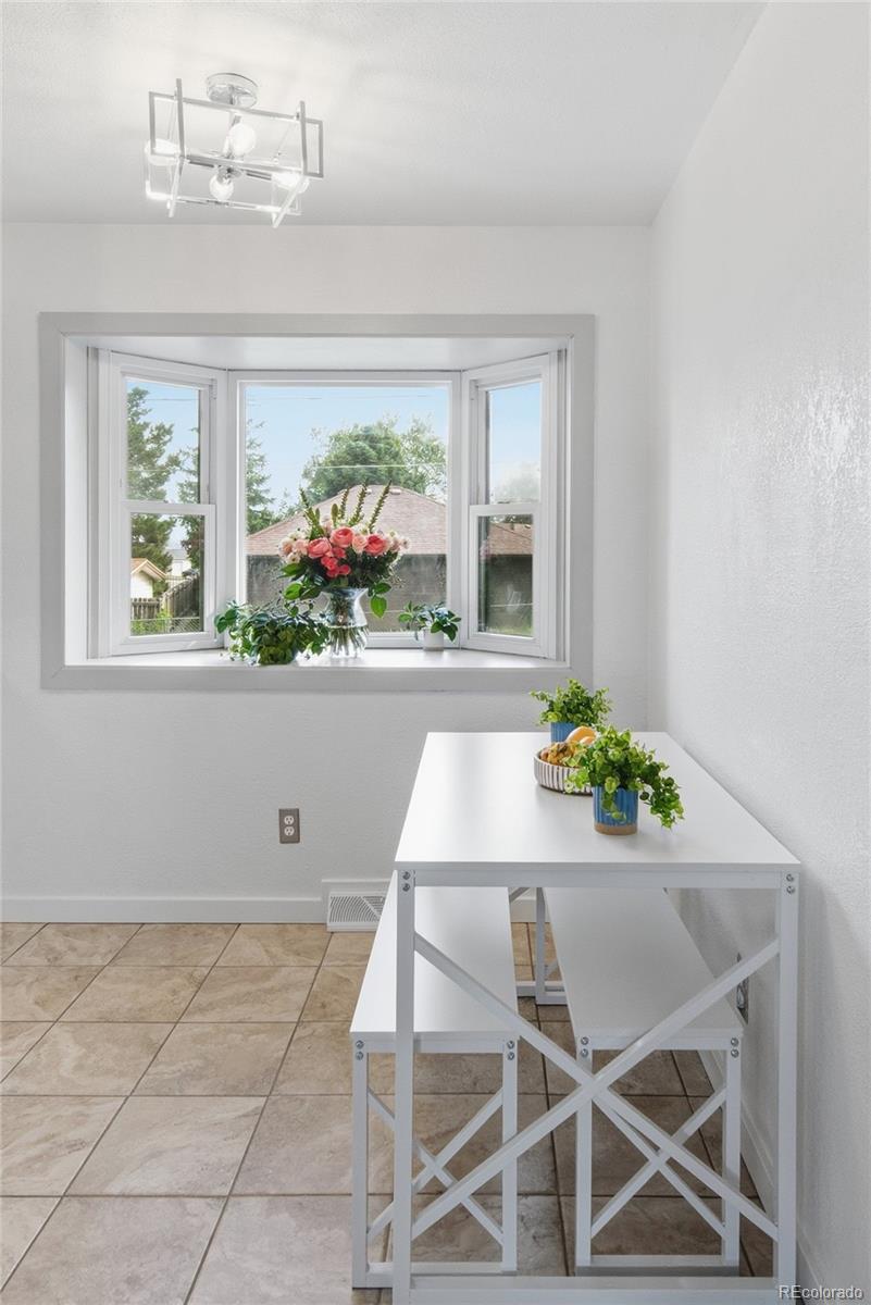 580 W 79th Place