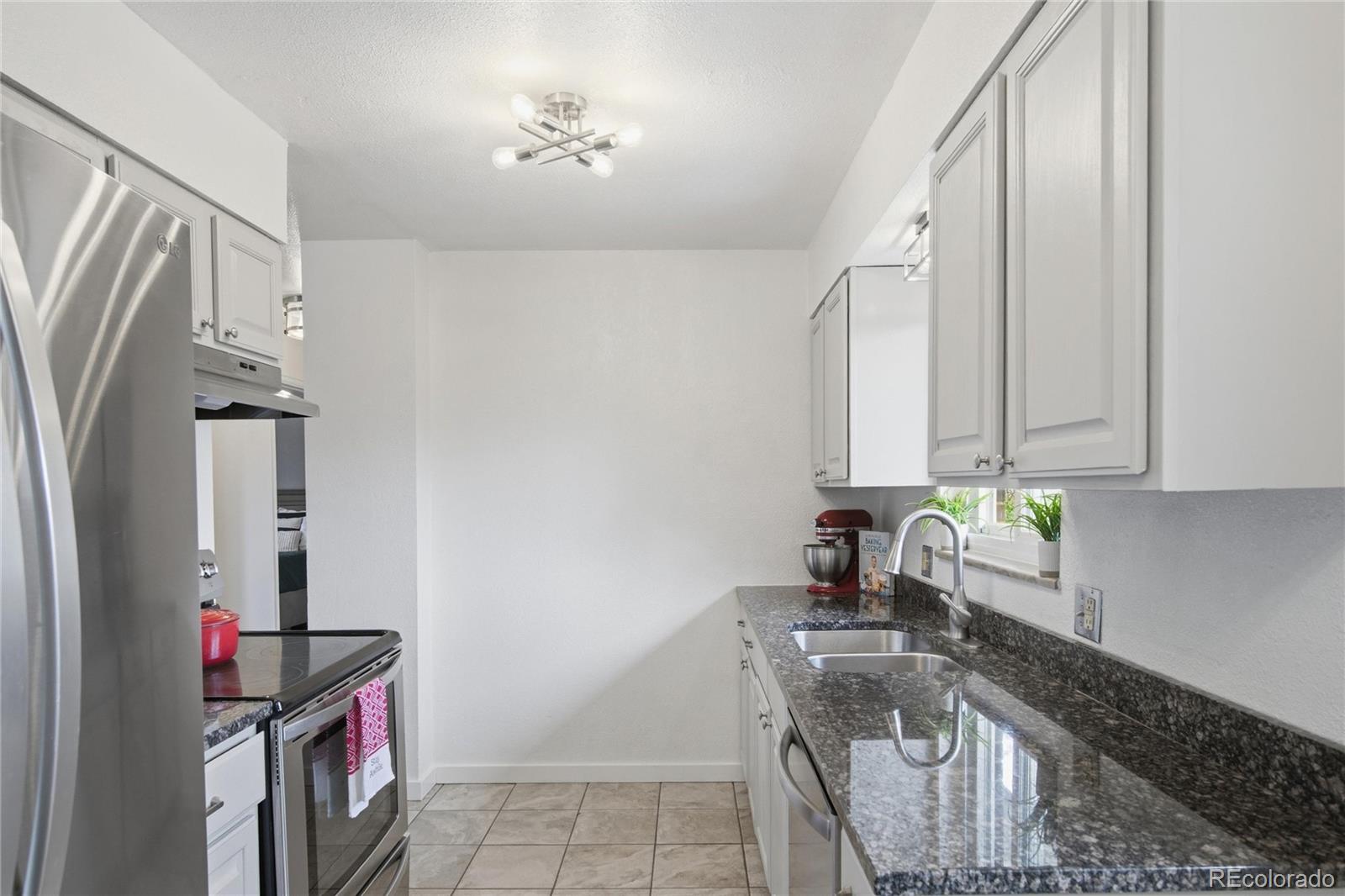 580 W 79th Place