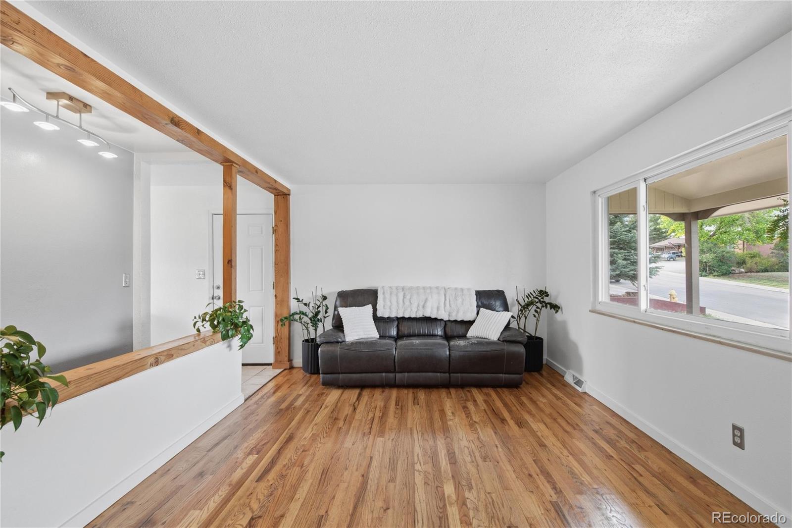 580 W 79th Place