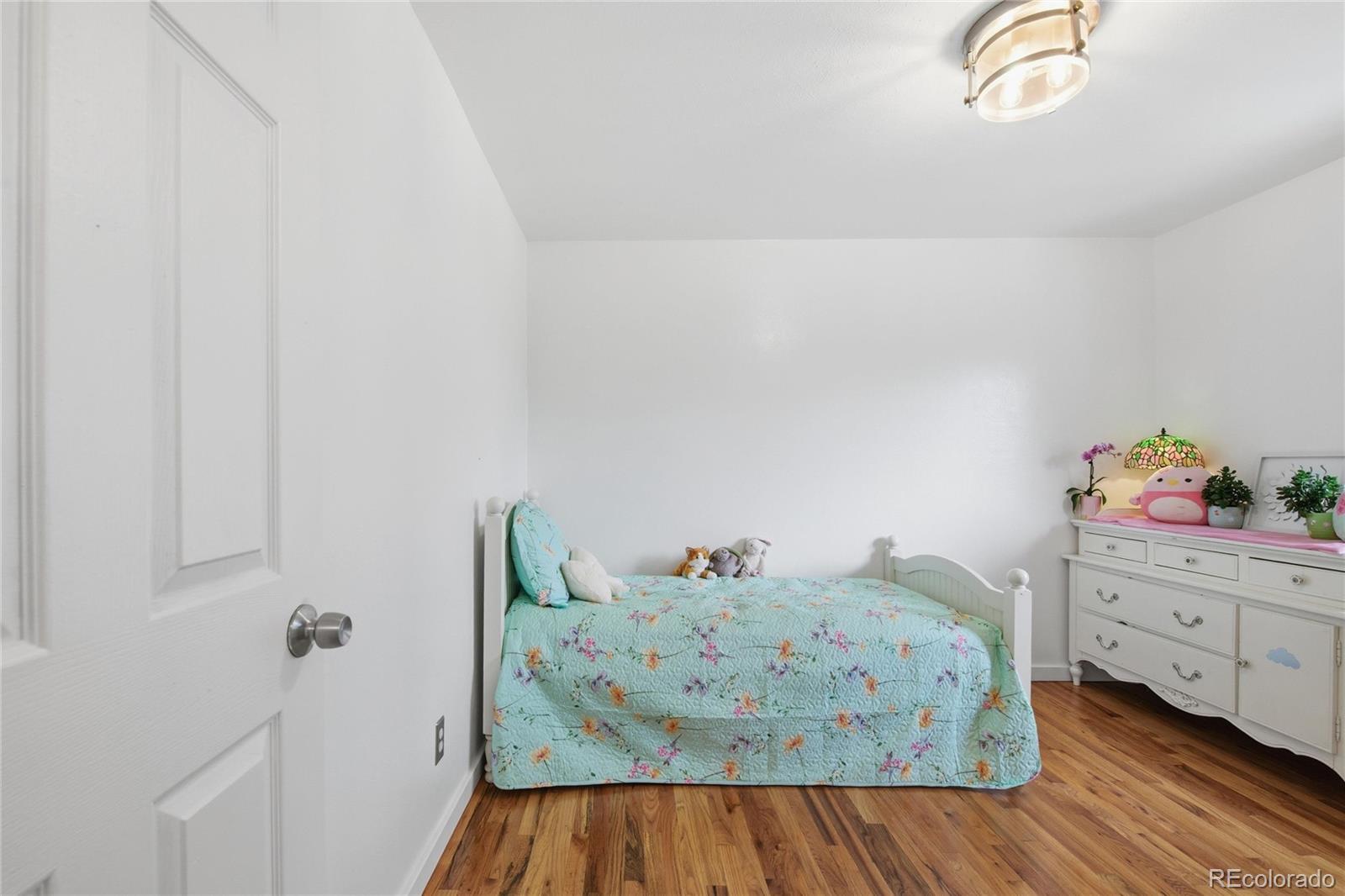 580 W 79th Place