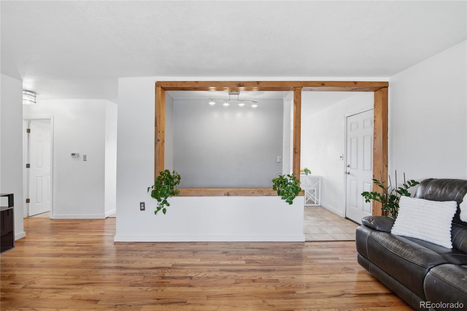 580 W 79th Place