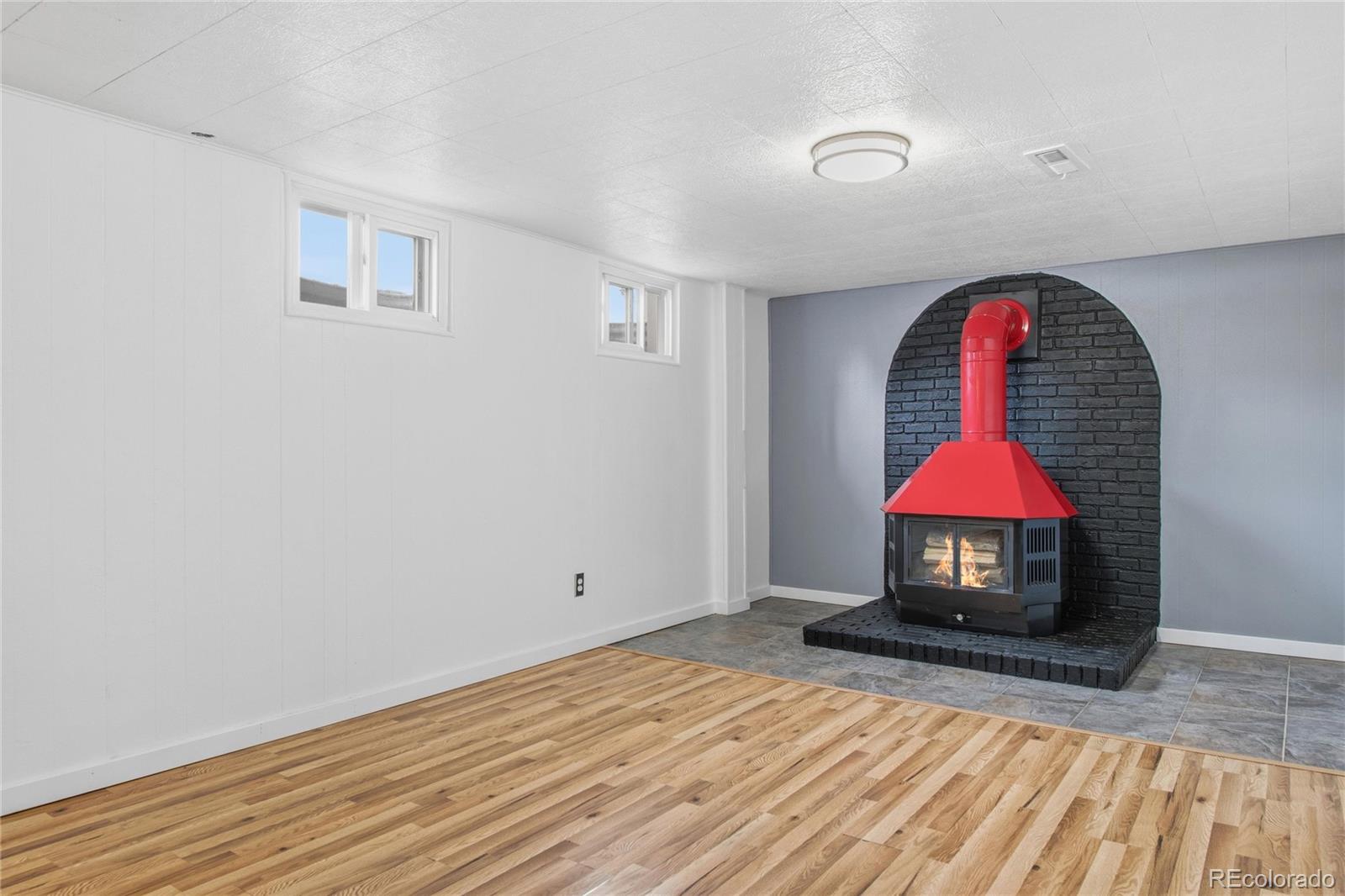 580 W 79th Place