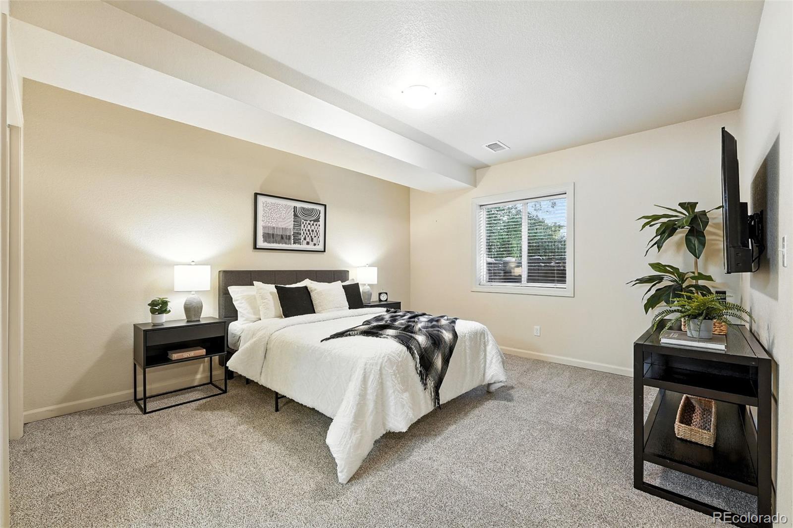 1101 Pikeview Street