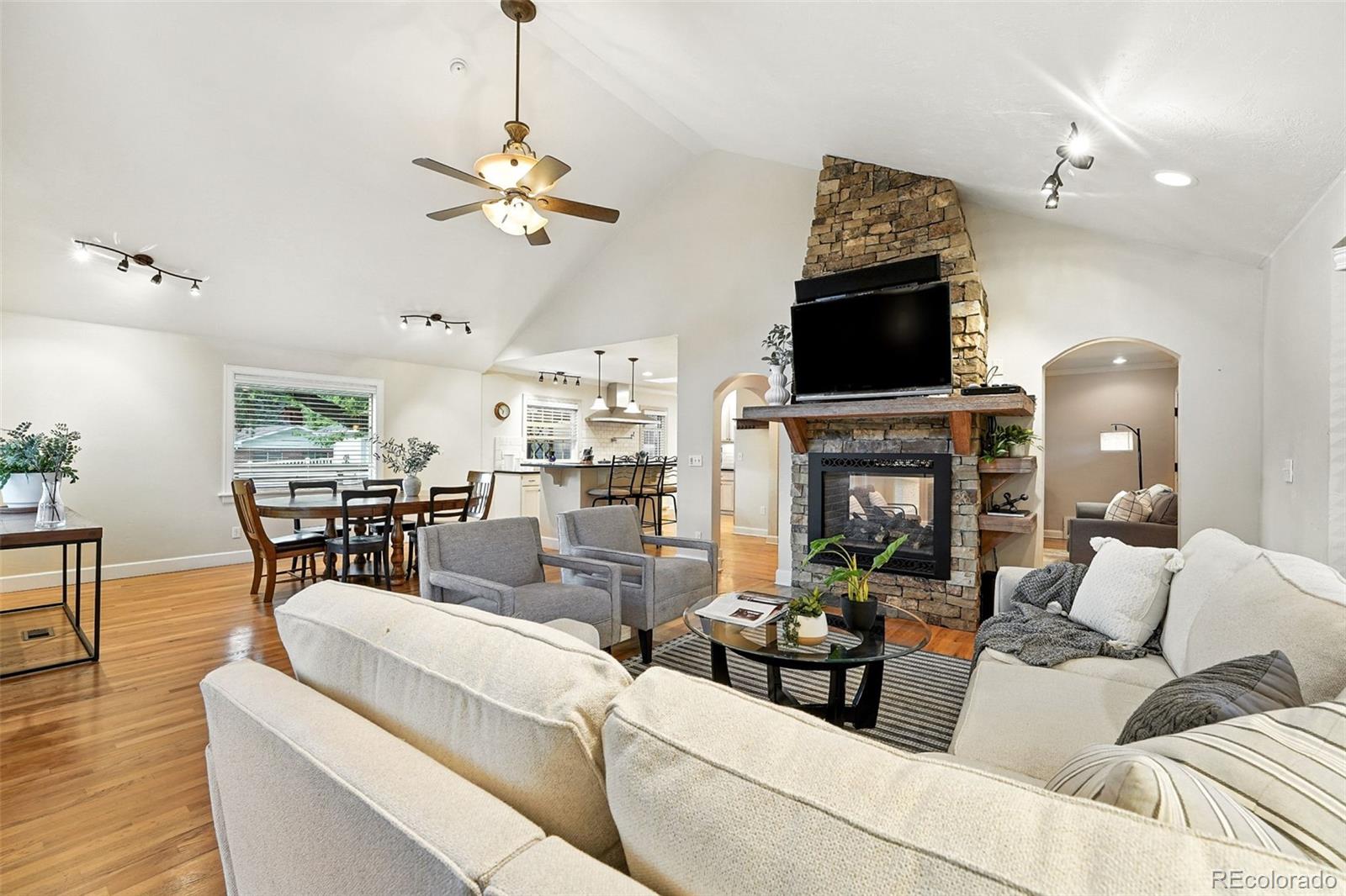 1101 Pikeview Street