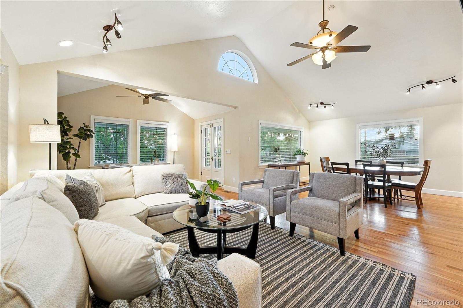 1101 Pikeview Street