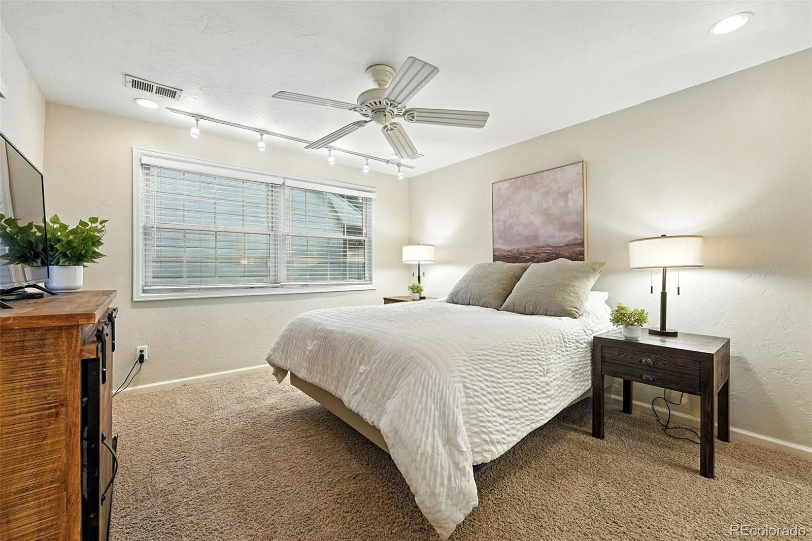 1101 Pikeview Street