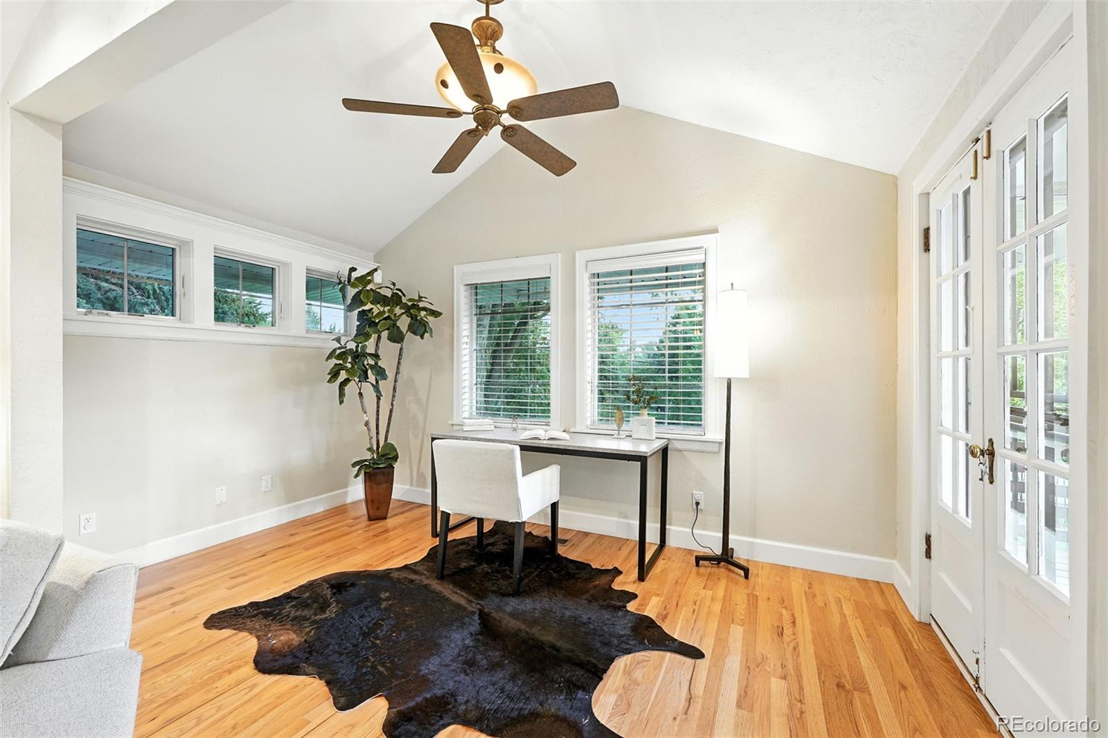 1101 Pikeview Street