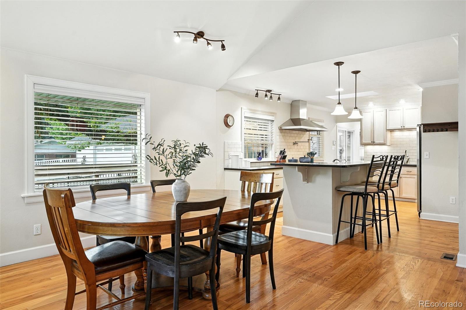 1101 Pikeview Street