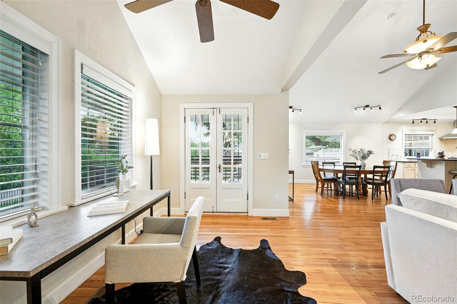 1101 Pikeview Street