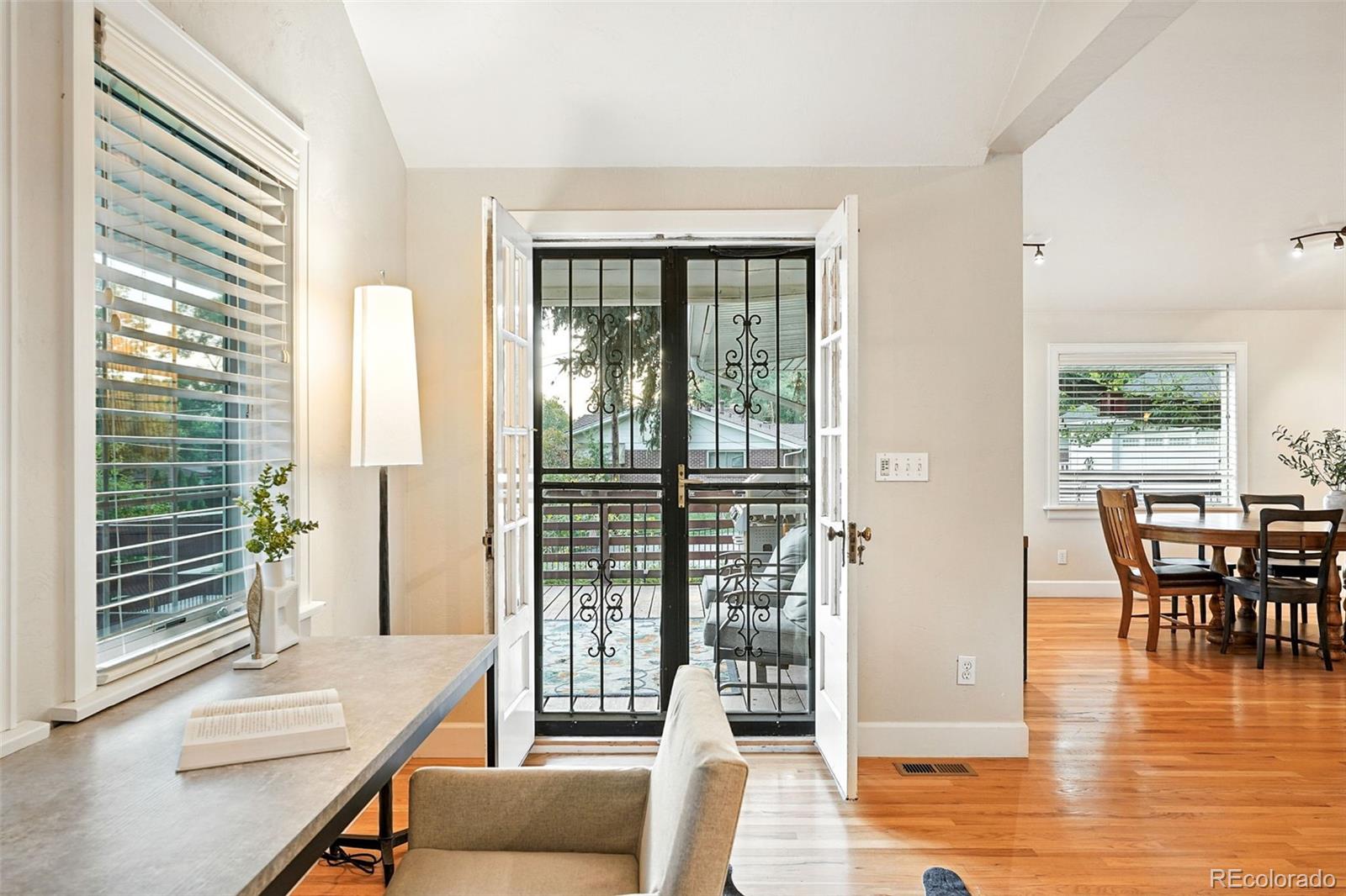 1101 Pikeview Street