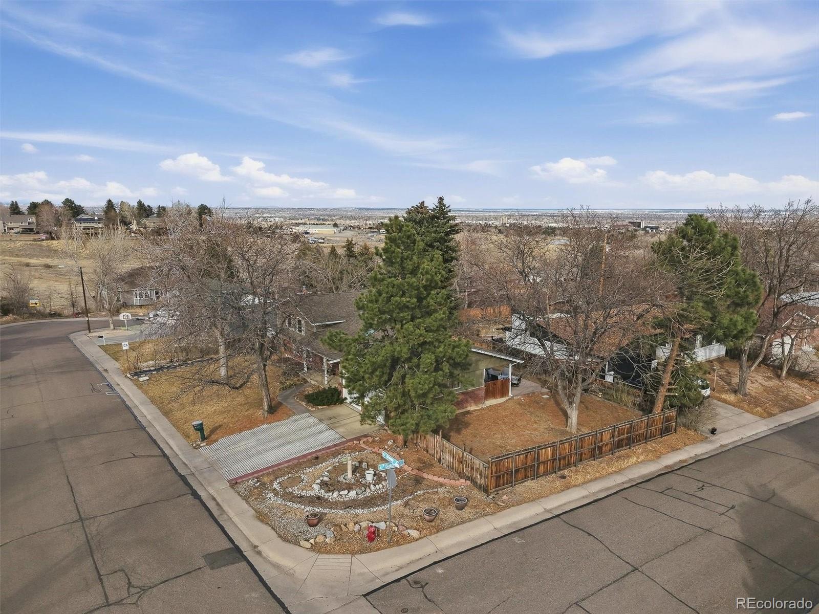 412 S Devinney Street