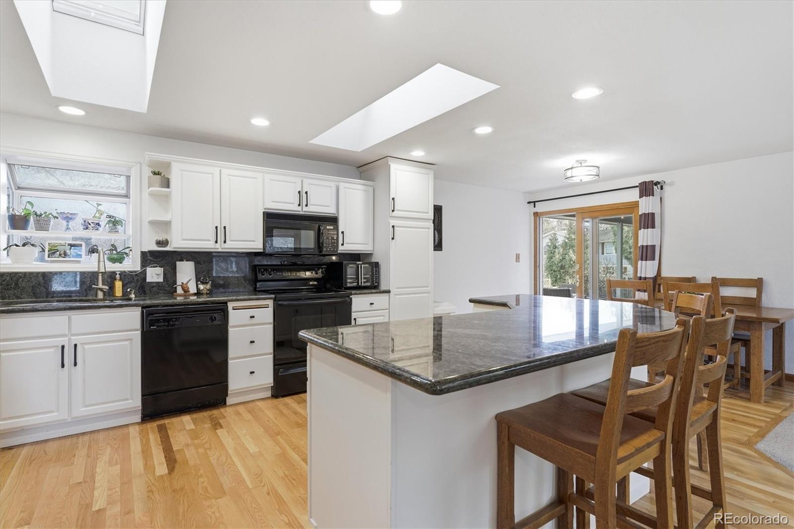 412 S Devinney Street