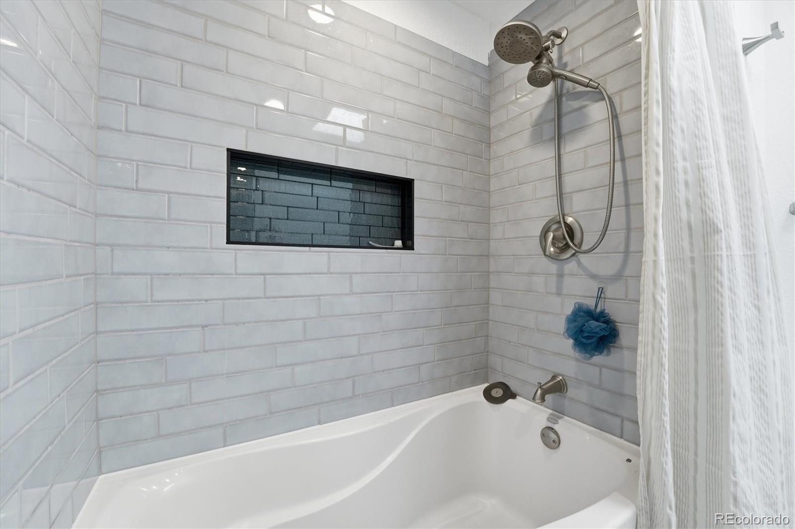 412 S Devinney Street