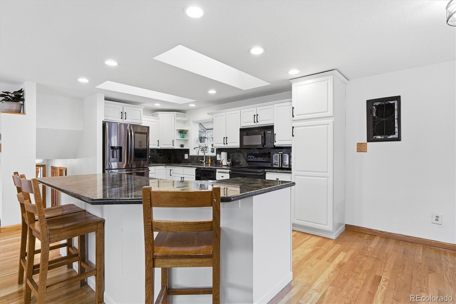 412 S Devinney Street